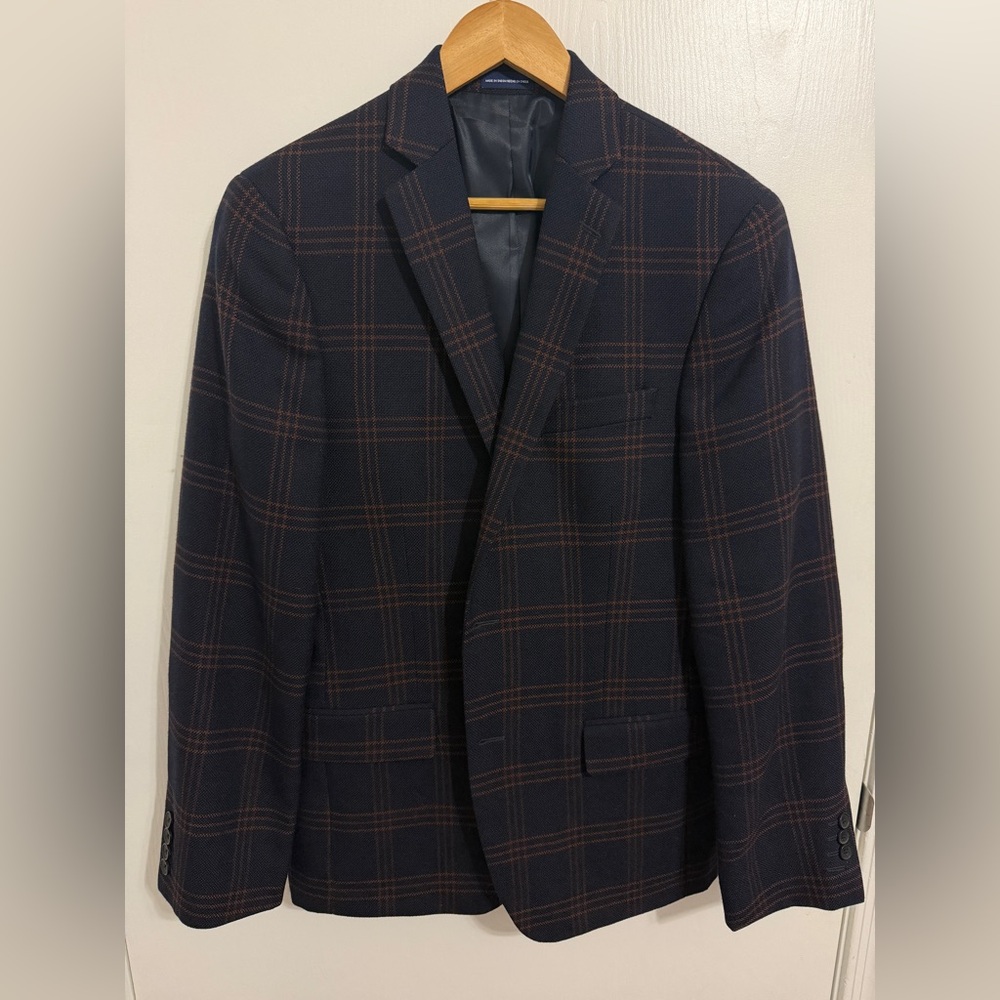 Stafford Navy and Rust Windowpane Sport Coat (Slim Fit 40R)